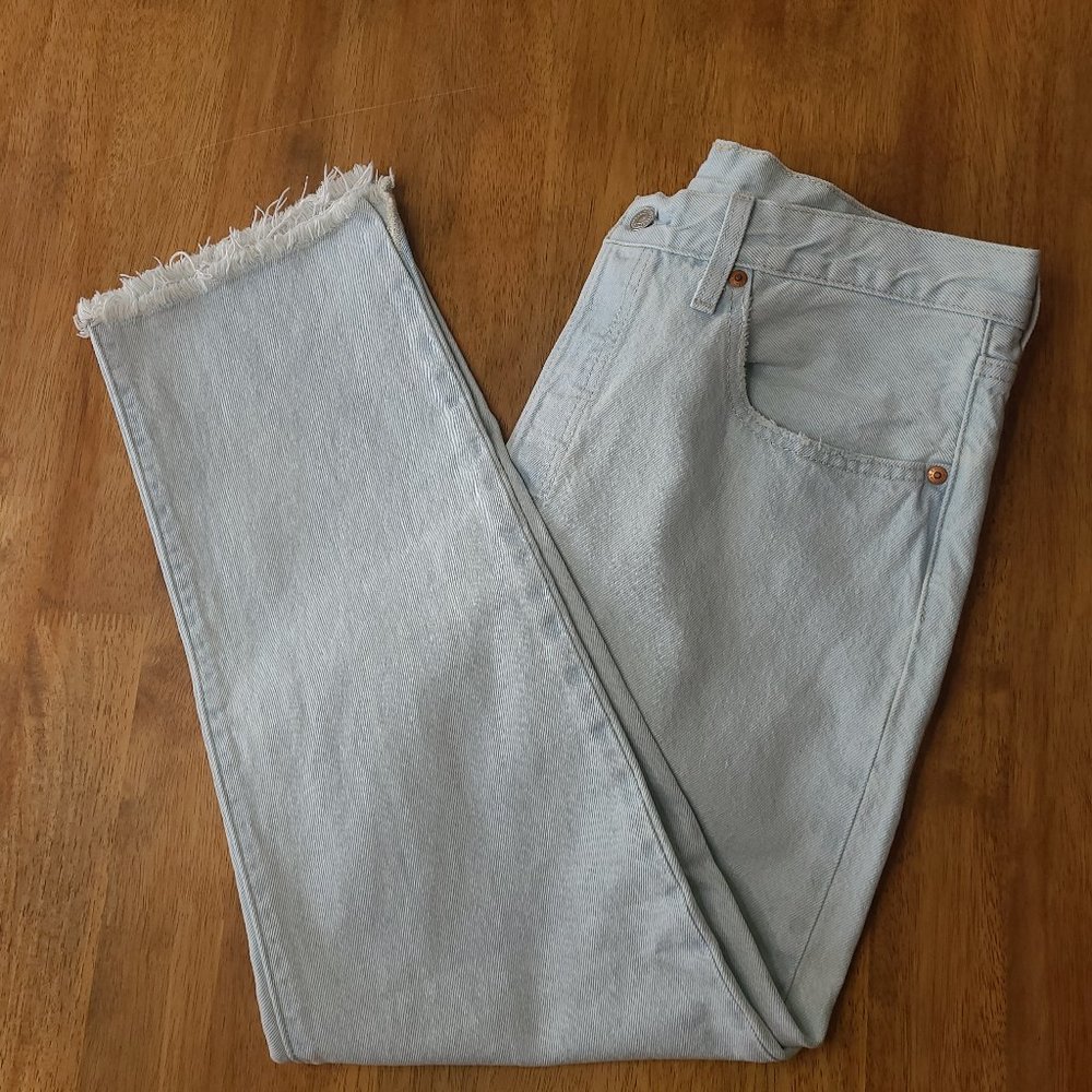 Levi's Women's 501 Original Cropped Jeans Light Wash Size 31/26